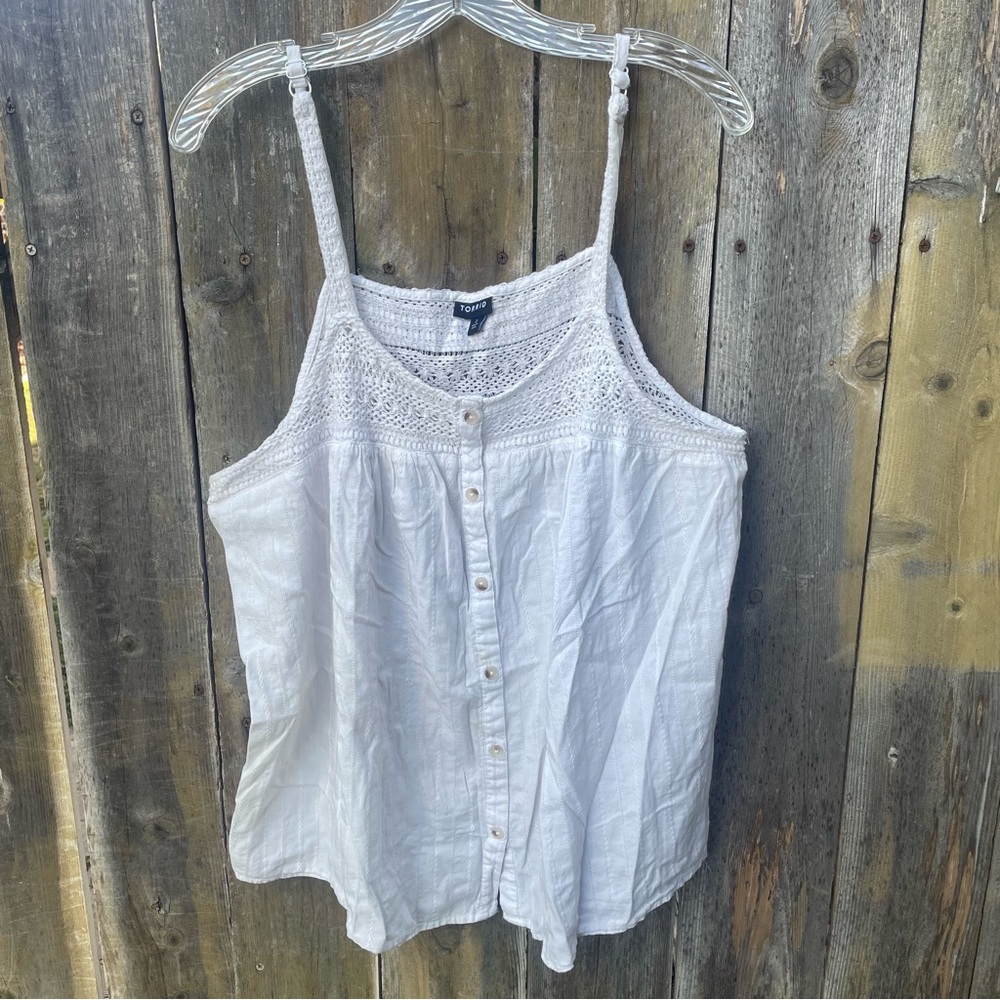 Torrid Embroidered Button Front Tank Sz. 2X - Picture 2 of 16